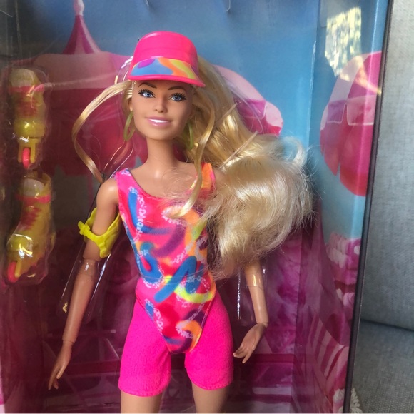 Barbie the Movie Doll SET Ken Barbie Skating Roller Blading NIB!! - Picture 3 of 9